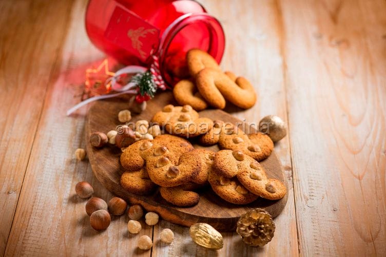 Susamielli con farina di fonio, una variante sfiziosa Susamielli