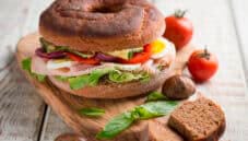 Pane con farina di castagne, una ricca merenda fusion