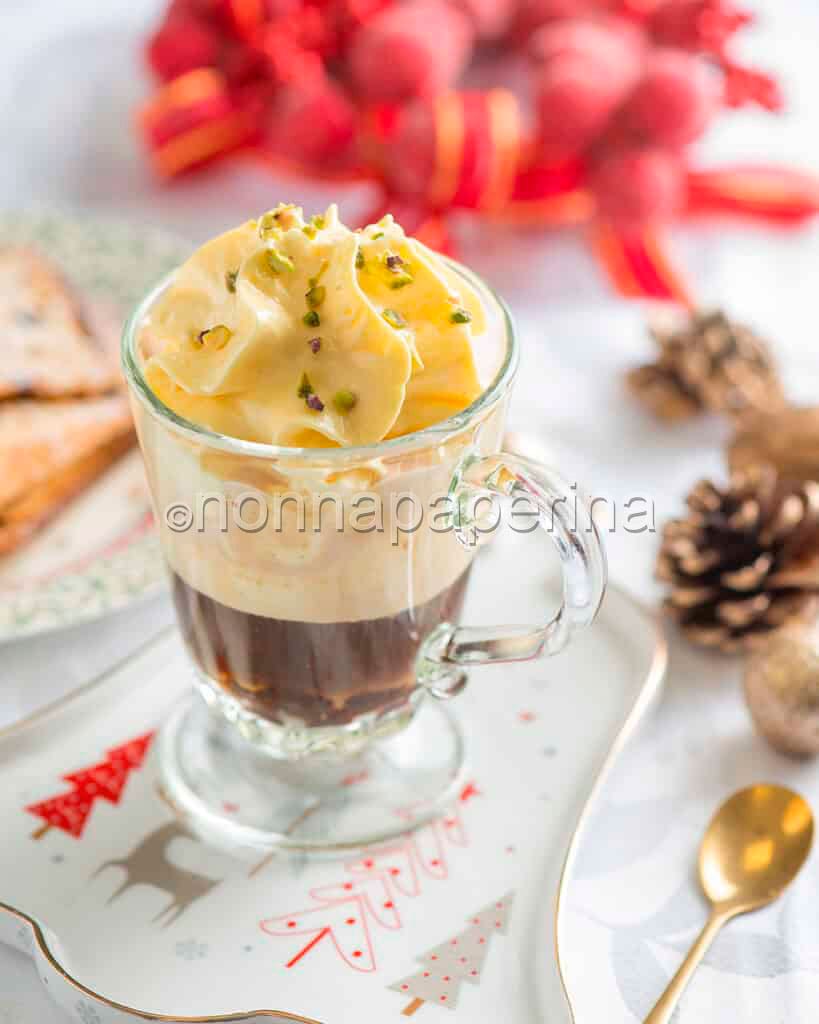 Caffè con spuma alla vaniglia Caffè con spuma alla vaniglia