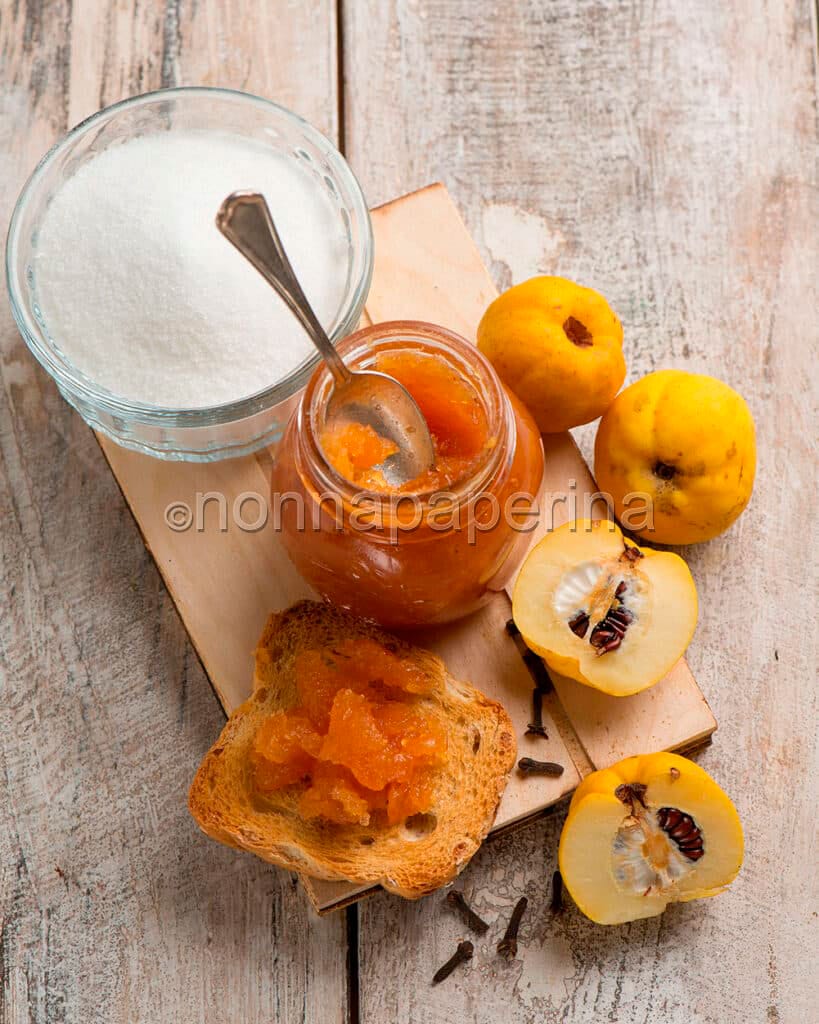 Confettura di mele cotogne giapponesi