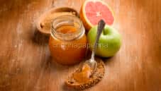 Confettura di mele e pompelmo rosa, davvero squisita Confettura di mele e pompelmo rosa, davvero squisita