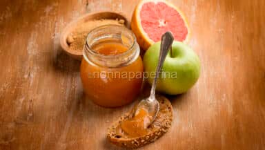 Confettura di mele e pompelmo rosa