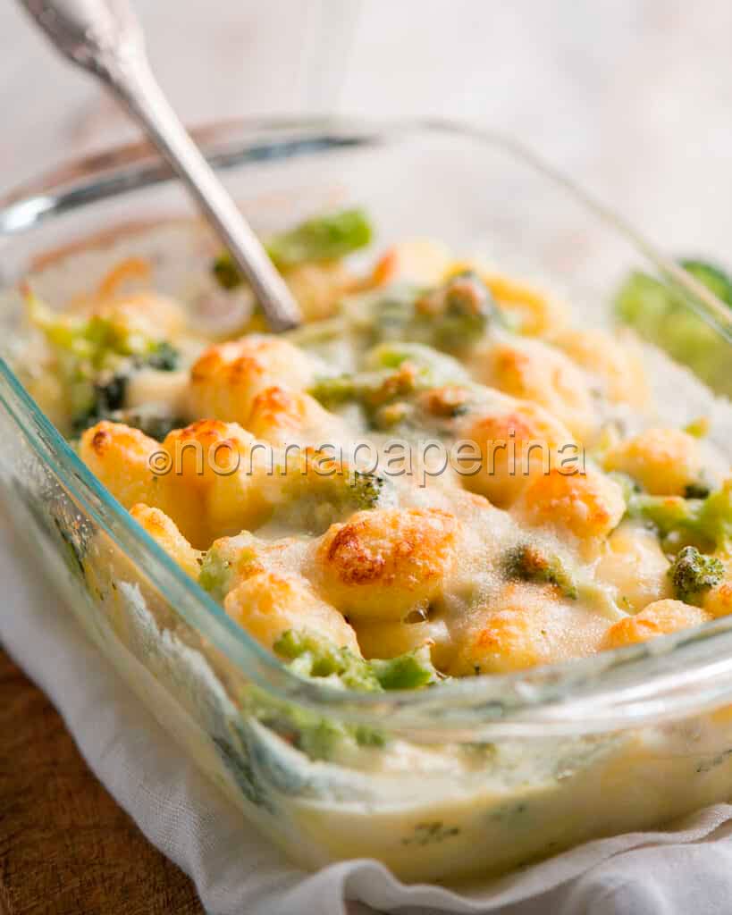 Gnocchi con broccoli e gorgonzola Gnocchi con broccoli e gorgonzola