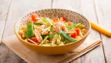 Insalata di pasta e gamberi, un primo fresco e delicato Insalata di pasta e gamberi, un primo fresco e delicato