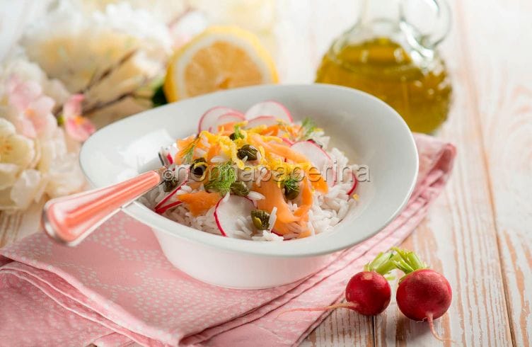 Insalata di riso Basmati e pesce, un primo delicato Insalata di riso Basmati e pesce