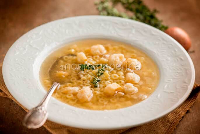 Anellini in brodo di pollo