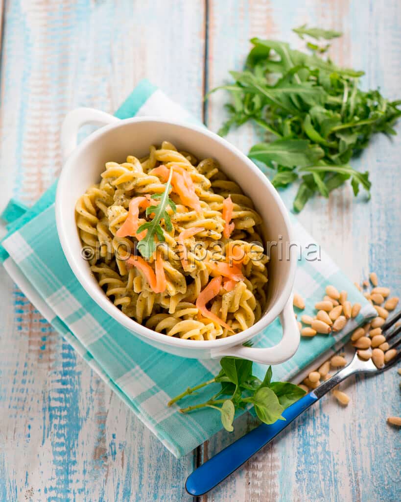 Fusilli al pesto di rucola e basilico