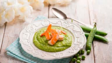 Mazzancolle su crema di piselli