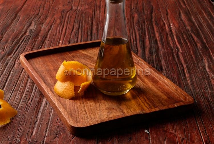 Olio aromatizzato alle arance, un condimento agrumato Olio aromatizzato alle arance