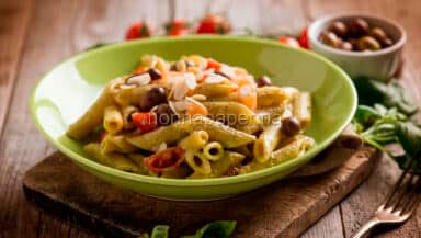 Penne con salmone e pesto