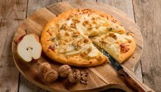 Pizza con pere e gorgonzola