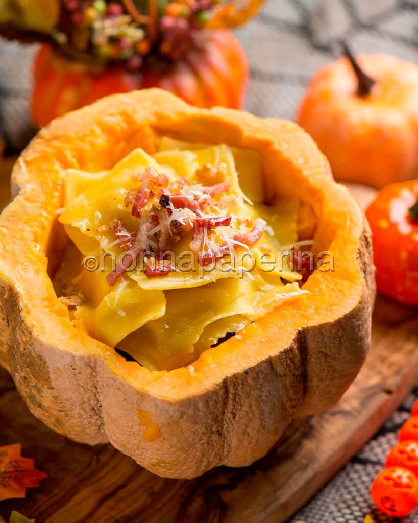 Ravioli di zucca con speck e noci Ravioli di zucca con speck e noci