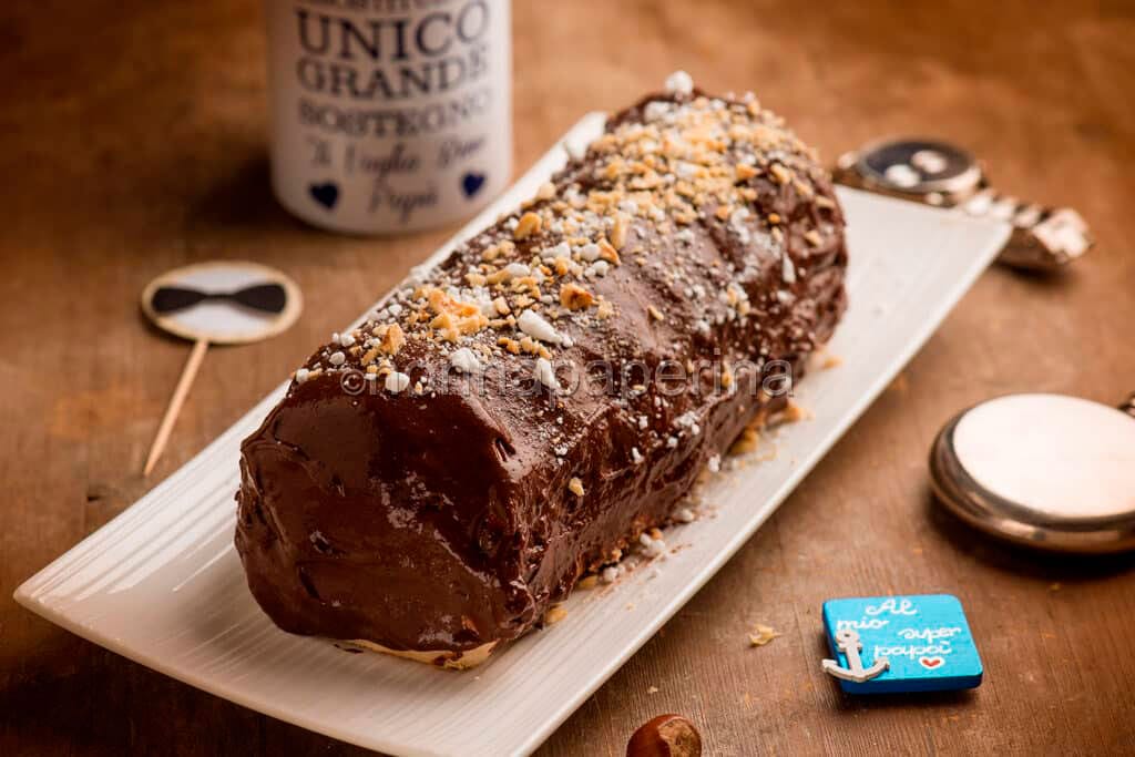 Semifreddo con yogurt e amaretti Semifreddo con yogurt e amaretti