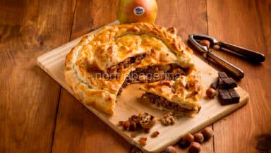 Sfoglia ripiena con pere e frutta secca
