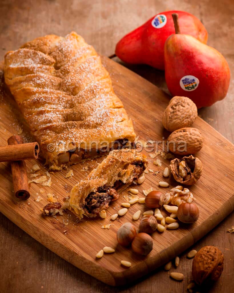Strudel con pere e cioccolato