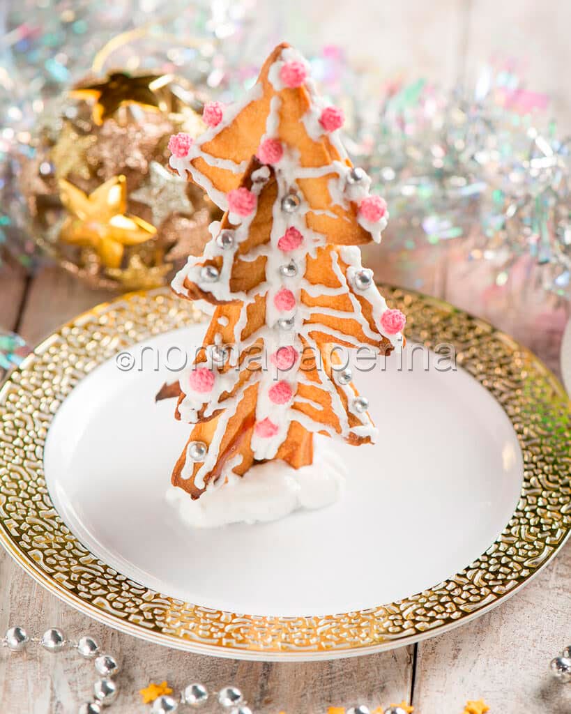 Albero di Natale di pasta frolla Albero di Natale di pasta frolla