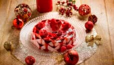 Budino ai lamponi, un dessert per le festività natalizie Budino ai lamponi, un dessert per le festività natalizie