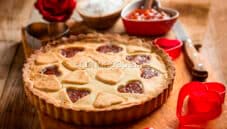 Crostata con marmellata di arance e fragole per tutti