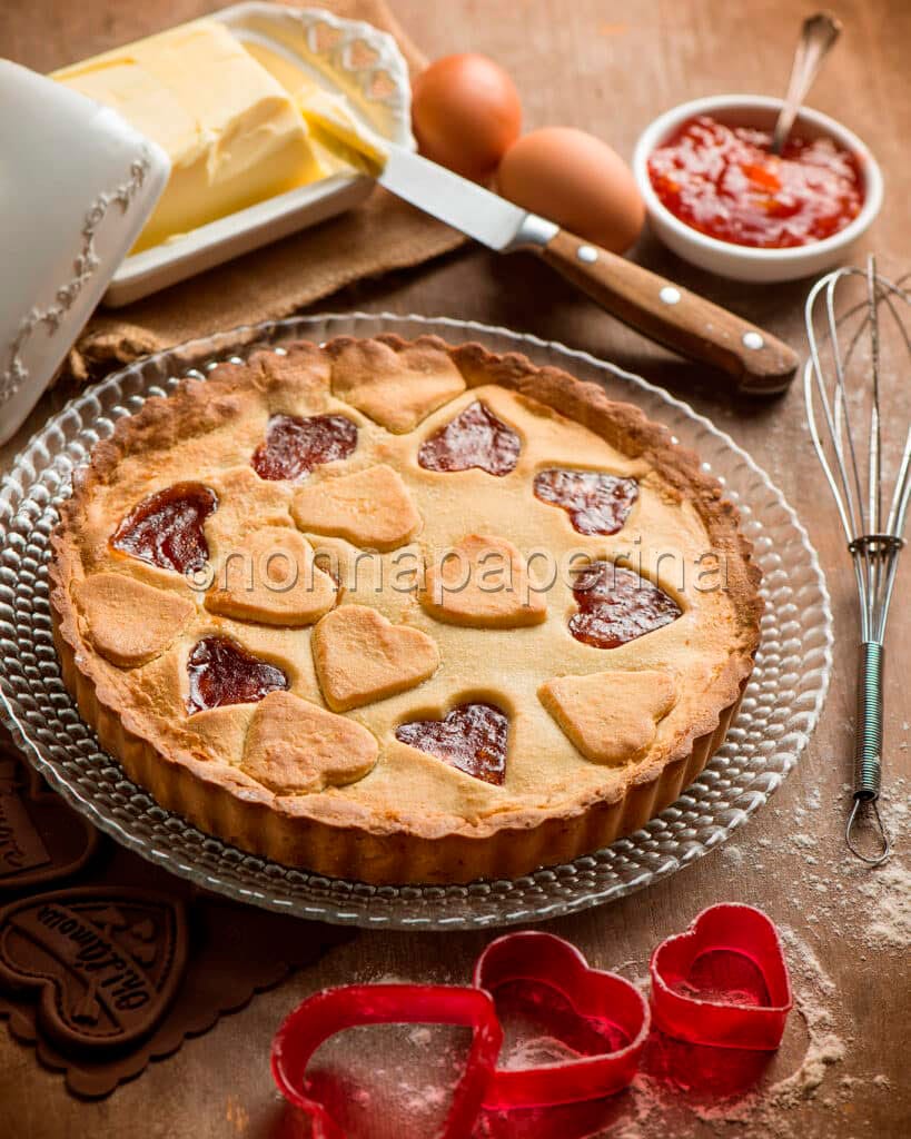 Crostata con marmellata di arance e fragole Crostata con marmellata di arance e fragole
