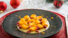 Gnocchi di zucca con tartare di cervo, un primo gourmet Gnocchi di zucca con tartare di cervo, un primo gourmet