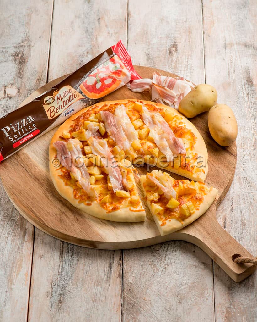 Pizza con patate e lardo