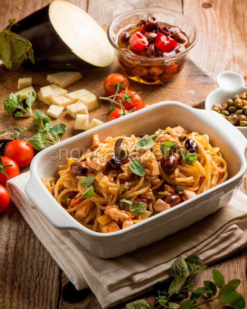 Spaghetti con melanzane e salmone