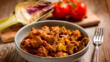 Spezzatino di manzo con i carciofi, un secondo nutriente