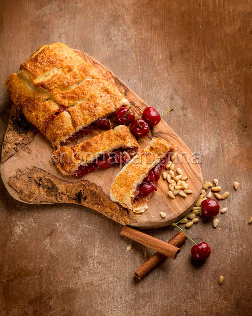 Strudel con ciliegie Strudel con ciliegie