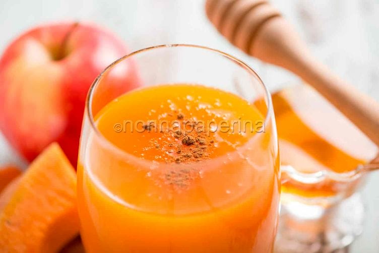 Succo di zucca e mela, una combinazione perfetta Succo di zucca e mela