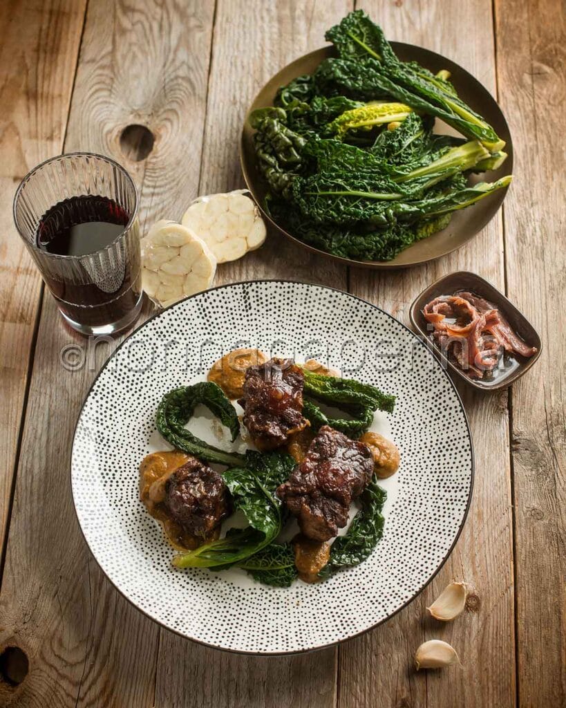 Coda di vitello stufata al vino rosso Coda di vitello stufata al vino rosso