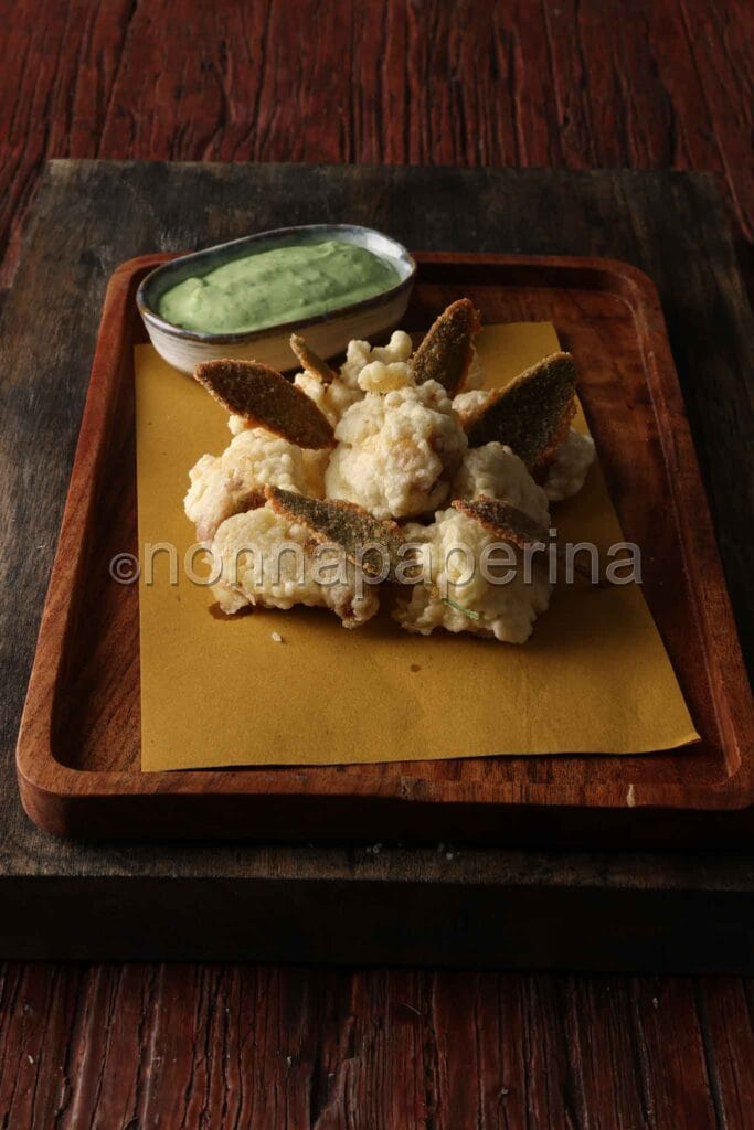 Fritto di animelle di agnello e salvia