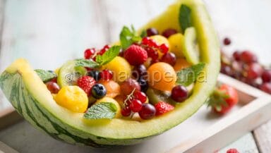 Macedonia di anguria gialla e frutta