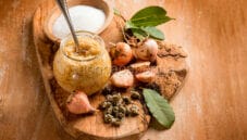 Paté di lampascioni, un condimento tipico pugliese Paté di lampascioni, un condimento tipico pugliese