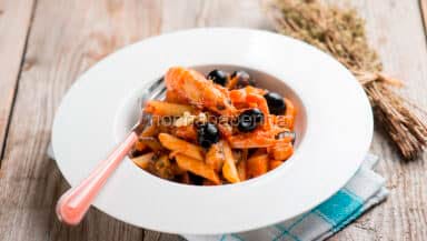 Penne con caponata di melanzane