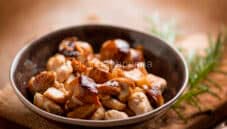 Pollo con funghi porcini, un secondo leggero e gustoso