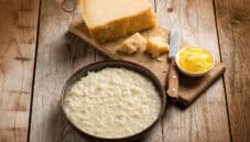 Risotto alla parmigiana, un primo facile e squisito Risotto alla parmigiana, un primo facile e squisito