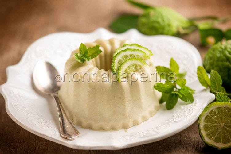 Semifreddo con papeda e menta, un dessert agrumato Semifreddo con papeda e menta