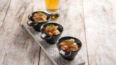 Tartare di salmone con orzo