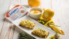 Tartine mimosa, un antipasto per l’8 marzo