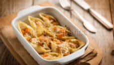 Conchiglioni ripieni con ragù di coniglio, speciale Conchiglioni ripieni con ragù di coniglio, speciale