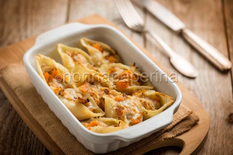 Conchiglioni ripieni con ragù di coniglio, speciale Conchiglioni ripieni con ragu