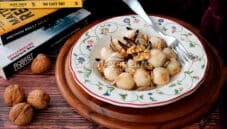 Gnocchi di ricotta alla noce moscata con radicchio