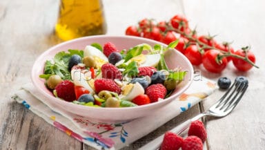 Insalata estiva con uova sode