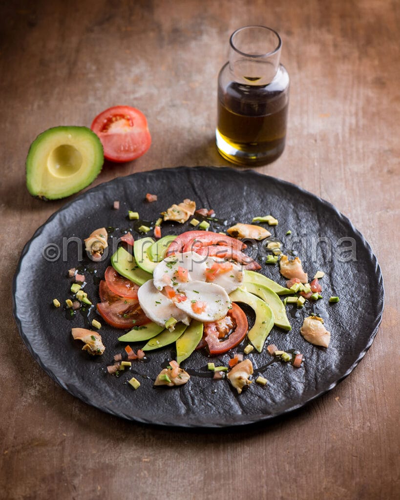 machas e loco con avocado machas e loco con avocado