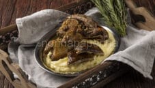 Piccione al forno con castagne e porcini, un mix di sapori Piccione al forno con castagne e porcini, un mix di sapori