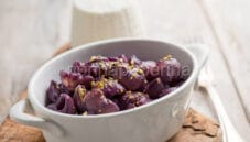 Pipe con sugo di carote viola, un primo insolito