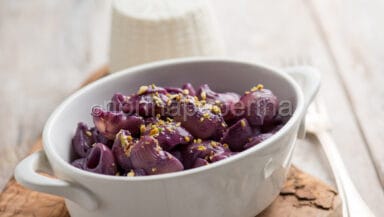 Pipe con sugo di carote viola