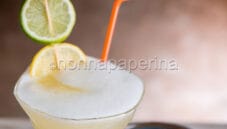 Pisco sour con chips, il cocktail preferito dai cileni