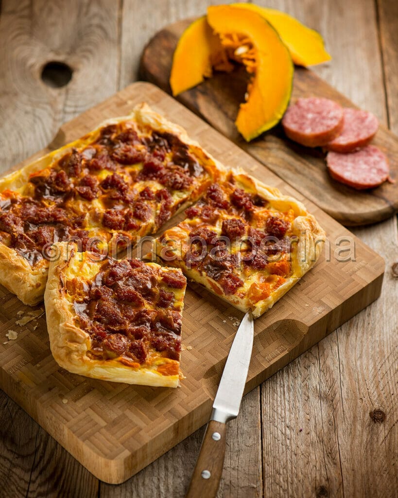 Torta salata con zucca e zampone Torta salata con zucca e zampone