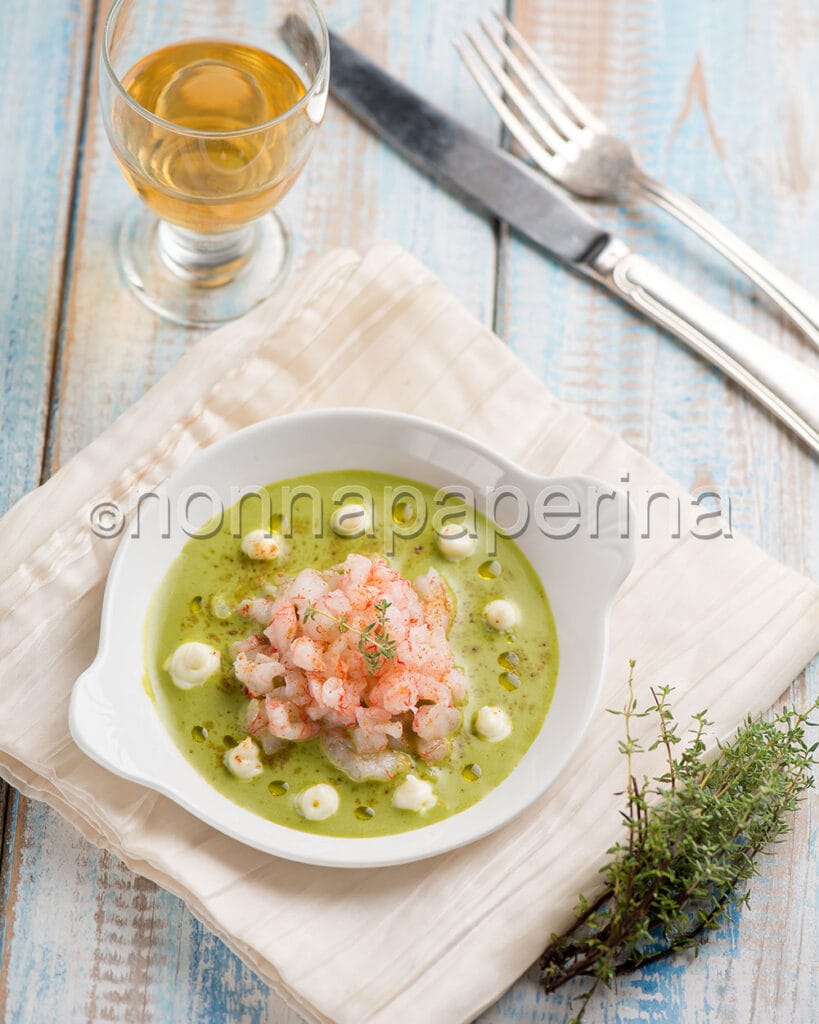 Vellutata di lattuga con gamberi